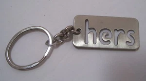 Women's Automobile Gift Key Chain Inscribed HER Metal  - Imagen 1 de 4