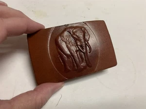 Fibbia per cintura elefante in pelle vintage  - Foto 1 di 3