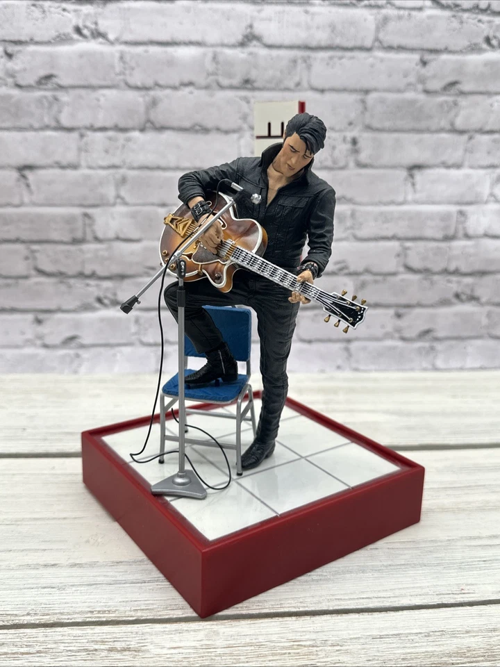 Фигурка Элвиса Пресли McFarlane Toys 1968 Comeback Special ХОРОШЕЕ СОСТОЯНИЕ ТОВАРА - Изображение 1 из 4