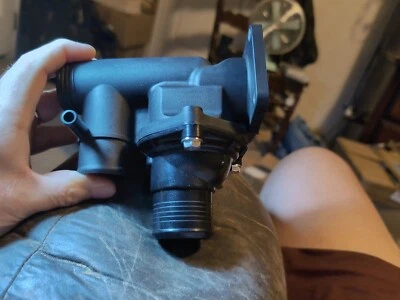 Carcasa de termostato para Ford Thunderbird Lincoln LS 2000-2002 copiadora foto parte # Foto 1 de 4