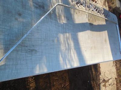 Bonneville 1979 1978 1977 techo izquierdo borde de goteo pilar moldura fabricante original usado Pontiac 4 puertas Foto 1 de 4