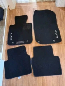 2016-2018 Mazda CX-3 Floor Mat Set OEM 4 Piece Black Carpet - Foto 1 di 12
