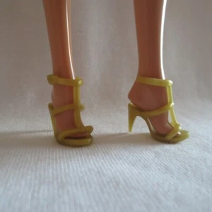 NEU! 2020 Barbie Christmas Holiday Puppe Matt Gold Schuhe Model Muse Kleidung - Bild 1 von 5