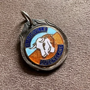 VINTAGE ENAMEL & SILVER PLATE 'BIRDSVILLE' QUEENSLAND PENDANT MEDALLION - Picture 1 of 3