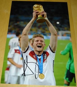FOTO FIRMADA PERSONALMENTE A MANO ANDRE SCHURRLE 12X8 FÚTBOL ALEMANIA - Imagen 1 de 1
