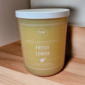 56 HOUR DW Home - Fresh Lemon Duftkerze mit Doppeldocht 15oz - Neu - Bild 1 von 1