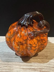 Vidrio artístico soplado a mano de calabaza, vástago remolino naranja oscuro retorcido, vidrio de otoño de 4,5" - Imagen 1 de 12