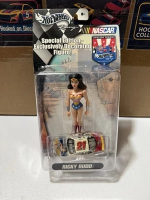 RICKY RUDD #21 MOTORCRAFT LIGA DE LA JUSTICIA MUJER MARAVILLA 1/64 Diecast con FIGURA Foto 1 de 4