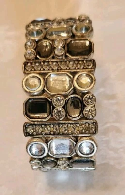  Pulsera Lia Sophia Jewelry Wide Flex tonos plateados elástica con pedrería Foto 1 de 4