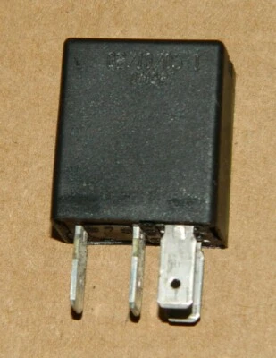 Ventilador de luz bomba relé eléctrico de 4 pines A303/B1008 Ducati 749 998 999 S4RS 54140181A Foto 1 de 4