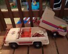 CAMION BARBIE MATTEL VINTAGE 1973 AVEC REMORQUE ET OUTILS À CHEVAL 