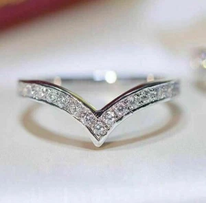 Alianza de boda de moissanita blanca de corte redondo de 0,40 quilates en oro blanco de 14 k talla 8 - Imagen 1 de 3