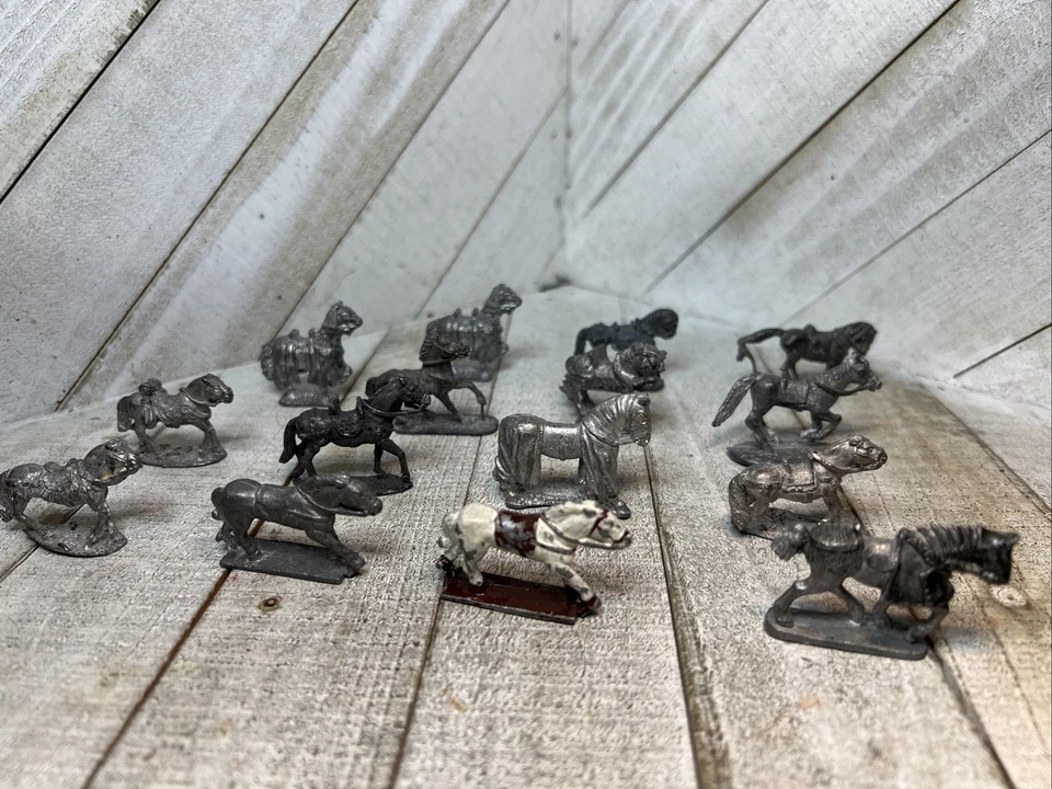 Vintage Metal Horse Lot (15) – Ral Partha, Citadel, Heritage - 25/28mm Cavalry - image 1 of 4