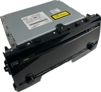 Original OE Toyota Prius 2 Autoradio 8612047220 CD MP3 WMA Radio - Bild 1 von 3