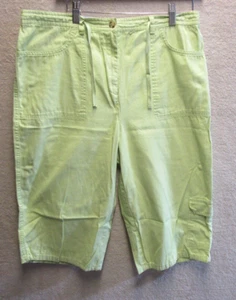 C.&B. Christopher & Banks Capri Womens Size 14 Lime Green 16.5" Inseam 💙 - Picture 1 of 4