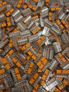 Pack Of 735 - Wago 221-415 LEVER-NUTS 5 Conductor Compact Connectors - Picture 1 of 2