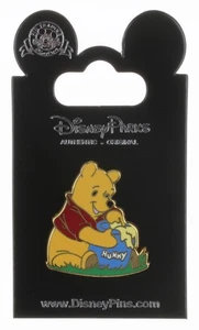 2004 Disney Pooh With Hunny Pot Pin With Packing Rare - Picture 1 of 1