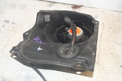 2004 VOLKSWAGEN CONVERTIBLE BEETLE 1.8T. PASSENGER SIDE REAR SPEAKER - Imagem 1 de 2