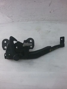 Hood Lock Latch Actuator Sedan 2004 HYUNDAI ELANTRA S-64P - Picture 1 of 4