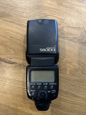 Canon Speedlite 580EX II, Defekt - Bild 1 von 3