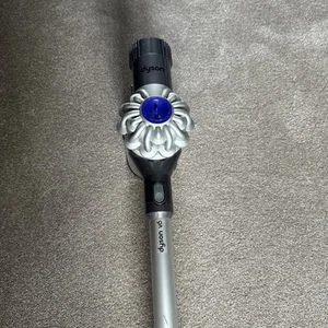 Dyson V6 Motorhead Cordless Vacuum Cleaner - Picture 1 of 7