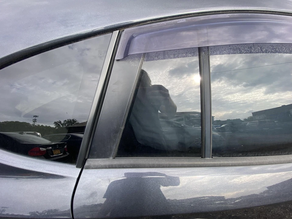 Vidrio de ventilación de puerta trasera derecha usado se adapta a: Subaru Xv Crosstrek 2015 con ti de privacidad Foto 1 de 4