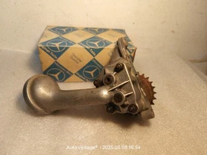 Mercedes-Benz C107 R107 W116 350 V8 Oil Pump 1161800502 - Picture 1 of 7
