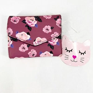 Luv Betsey par Betsey Johnson. Portefeuille floral neuf avec étiquettes - Photo 1 sur 6