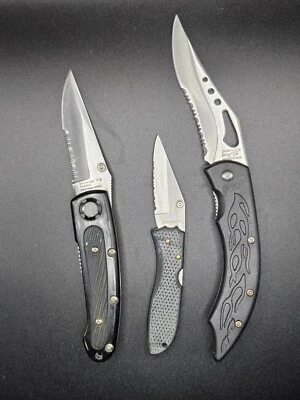 Lot Of Three Folding Pocket Knives 2 Barracuda And One Frost Cutlery - Image 1 of 4