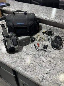 Panasonic PV-L750D Palmcorder Camcorder 300x Digital Zoom Bundle!! - Picture 1 of 7