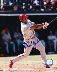 MARLON BYRD PHILADELPHIA PHILLIES ACTION SIGNED 8x10 - Picture 1 of 1
