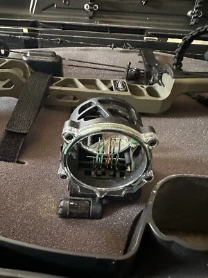 Mathew’s Bow - Image 1 of 4