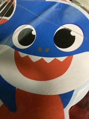 Remolinos colgantes de tiburón bebé 6 diseños/colores 2 de cada uno Foto 1 de 4