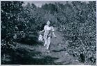 1997 Lydia Ross Cabot School Newton Runs With Bag Of Apples Children Photo 7X9