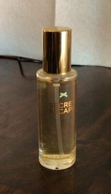 Victoria's Secret Escape Eau de Toilette - ¡Raro, aroma descontinuado! 1 oz Foto 1 de 4