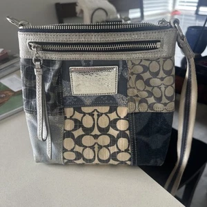 Coach Poppy Signature C Blue Denim Patchwork w/ Silver Shoulder Crossbody Purse - Picture 1 of 4