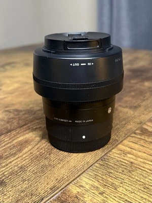 Lente Sigma DC 30 mm F/1,4 - Montaje E - (para cámaras Sony APSC) Foto 1 de 4