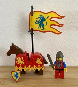Lego Castle Horse Red Barding Ruffled Edge Lion Knight Minifigure 8x5 Cloth Flag - Picture 1 of 3