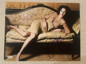 Julia Roberts Signed 11x14 Photo - JSA COA - Legendary Pretty Woman Actress - Picture 1 of 3