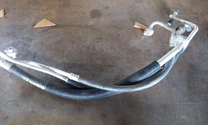 2008 Chrysler PT Cruiser AC Hoses 2.4 Liter 4 Cylinder - Image 1 of 4