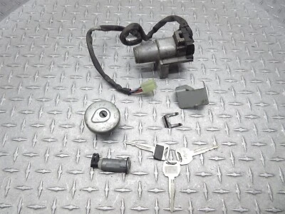 Juego de bloqueo de ala plateada Honda FSC600 2003 02-04 interruptor de encendido tapa de combustible con llave Foto 1 de 4