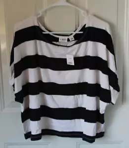 CATO WOMAN 22/24W BLACK/WHITE STRIPED SHORT SLEEVE SHIRT NEW WITH TAG - Picture 1 of 3
