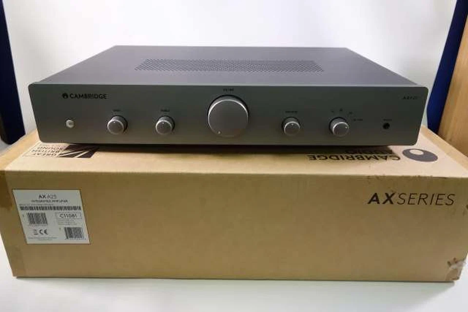 Amplificador Integrado Estéreo Cambridge Audio AXA25 Buen Estado Usado Foto 1 de 4