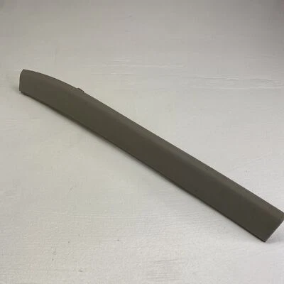 Chrysler 300 2007 panel de extensión de capó de pasajero delantero derecho gris OEM usado Foto 1 de 4