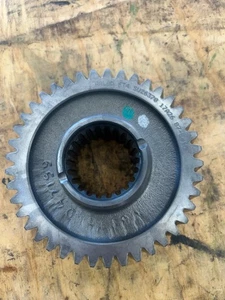 Ingranaggio elicoidale albero inferiore SU26 Jo730 John Deere 5055e 75e - Foto 1 di 3