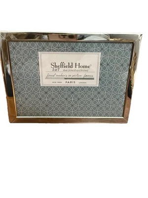 SHEFFIELD HOME PICTURE FRAME  SHEFFIELD SILVER PLATED 5 x 7 FRAME - Image 1 of 4
