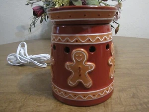 SCENTSY GINGERBREAD FULL SIZE WARMER SEE PICTURES - Picture 1 of 5