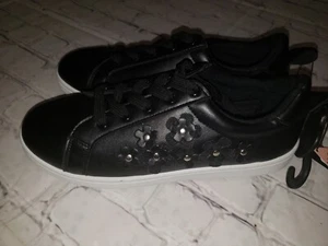 NWT Ardene Women's Black Floral Embellished Sneakers Sizes 7 - Picture 1 of 6