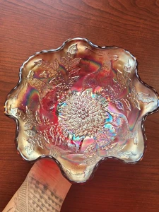 Hübsche Fenton Carnival Glas roter Hirsch & Stechpalme Standard gekräuselte Schüssel Stollenflocken - Bild 1 von 23