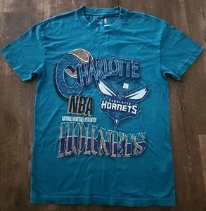 Men’s Abercrombie Charlotte Hornets T Shirt Size Small NWT - Picture 1 of 6